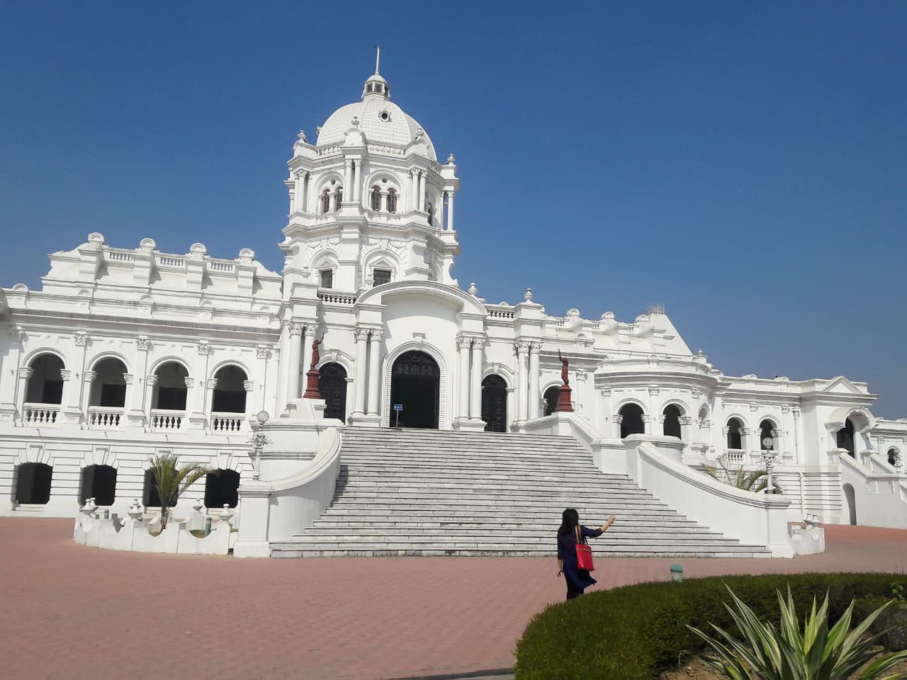 whatsapp image 2025 10 08 at 14.30.16 b26ebd4b